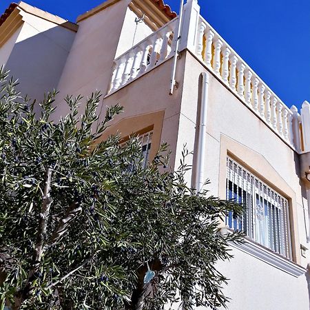 Fabulous Detached Large Villa 5 Bedrooms 3 Bathrooms Backing Onto Villamartin Golf Course Bagian luar foto
