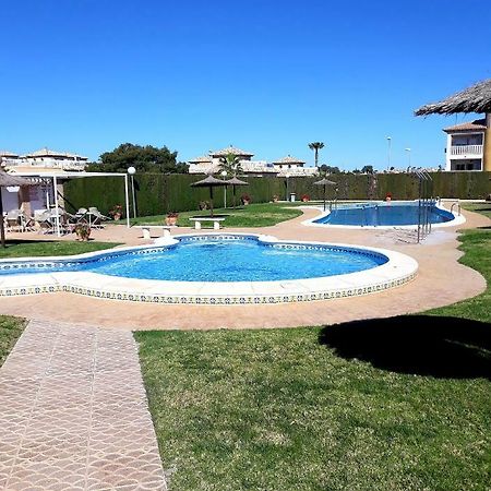 Fabulous Detached Large Villa 5 Bedrooms 3 Bathrooms Backing Onto Villamartin Golf Course Bagian luar foto