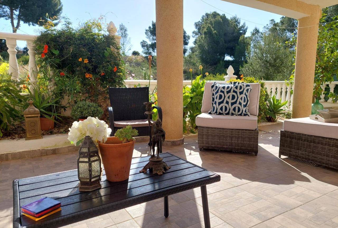 Fabulous Detached Large Villa 5 Bedrooms 3 Bathrooms Backing Onto Villamartin Golf Course Bagian luar foto