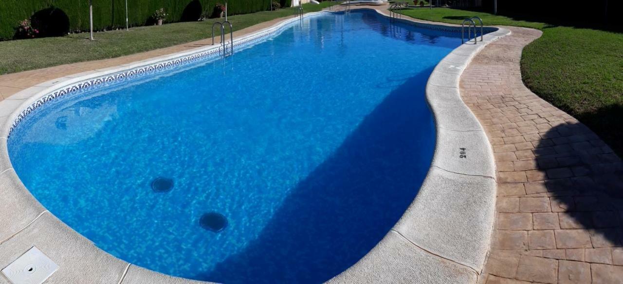 Fabulous Detached Large Villa 5 Bedrooms 3 Bathrooms Backing Onto Villamartin Golf Course Bagian luar foto
