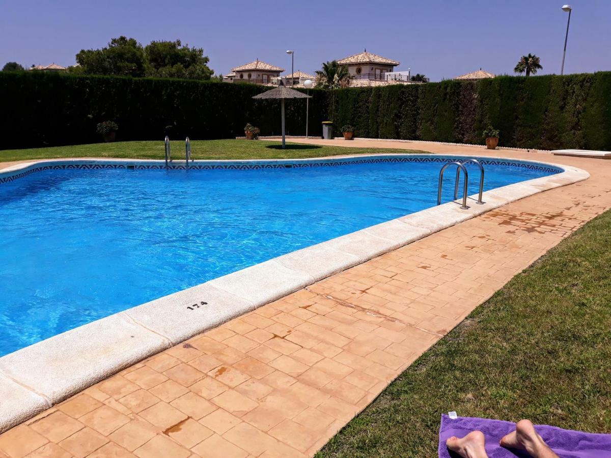 Fabulous Detached Large Villa 5 Bedrooms 3 Bathrooms Backing Onto Villamartin Golf Course Bagian luar foto